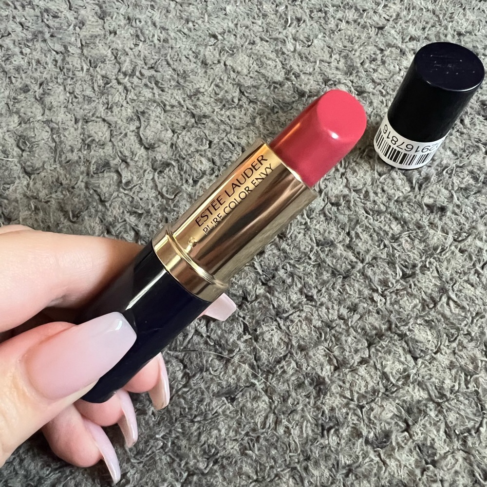 Estée Lauder pure color envy lipstick - Picture 3 of 8